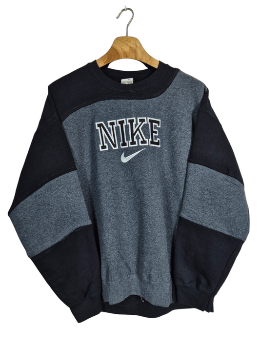 Nike spell out sweater maat L