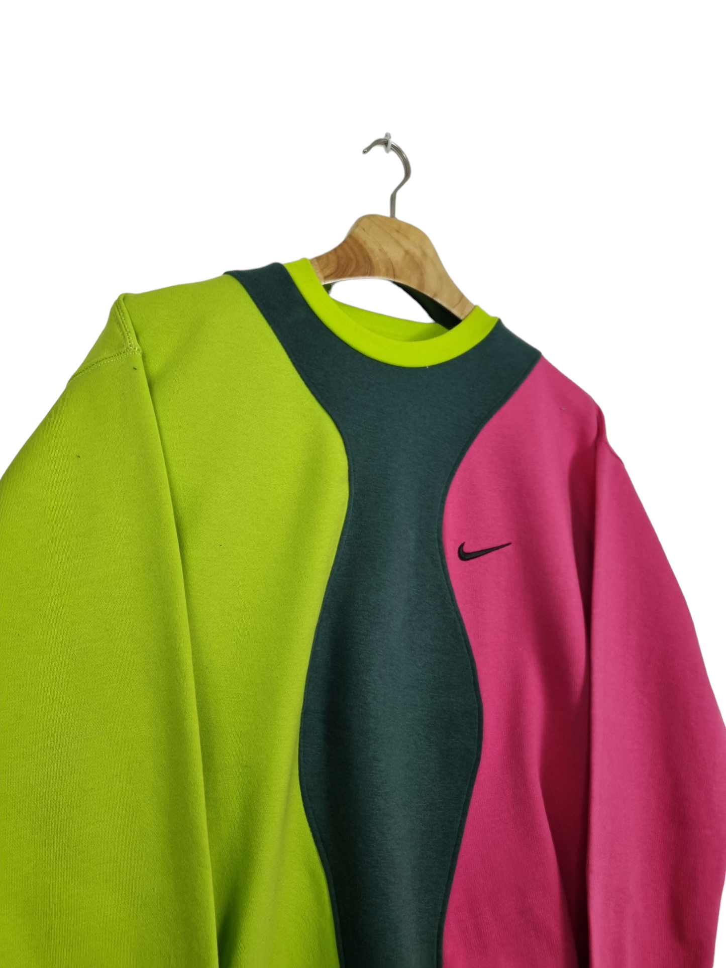 Nike chest swoosh sweater maat M