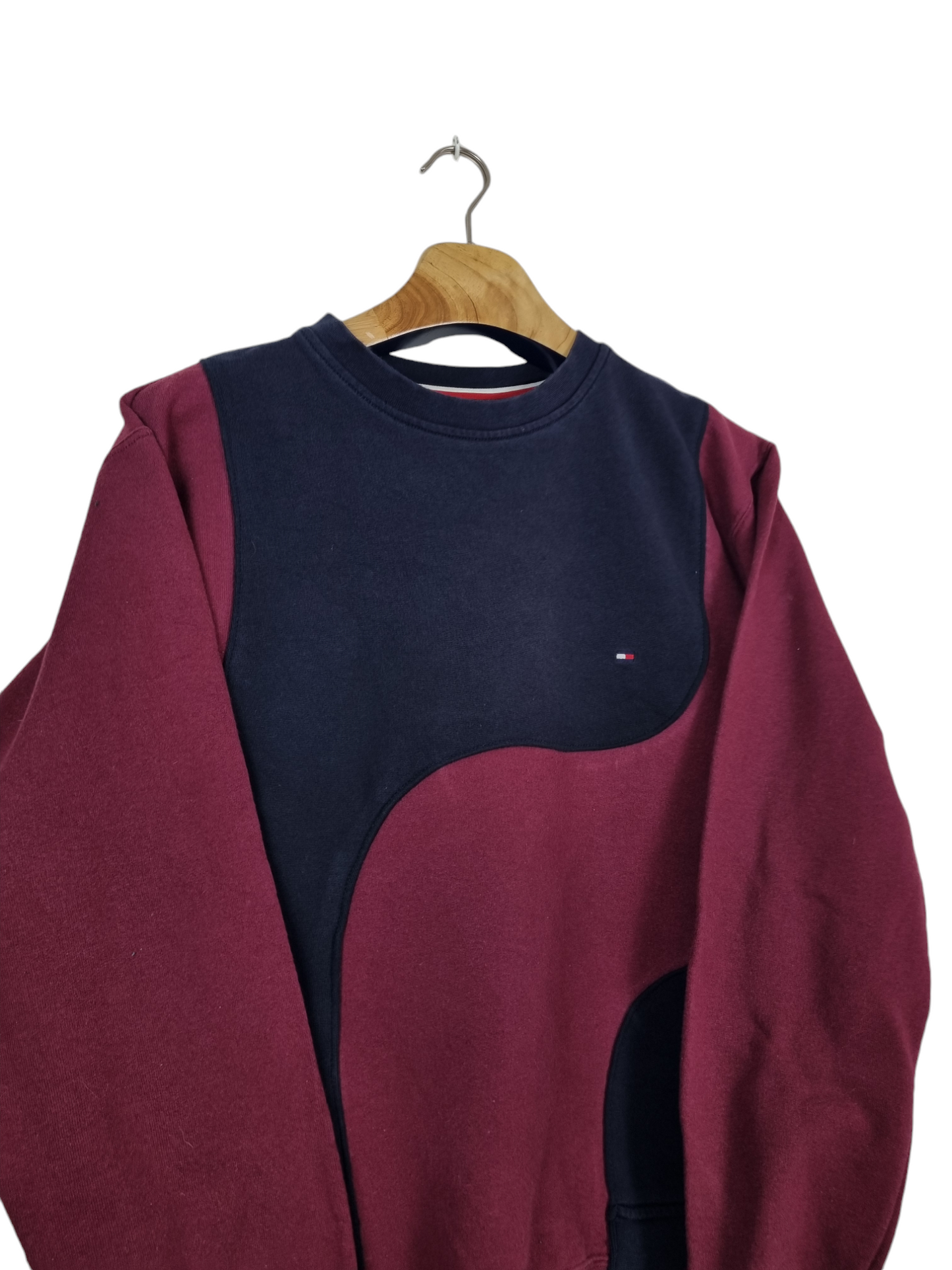 Tommy Hilfiger chest logo sweater maat S